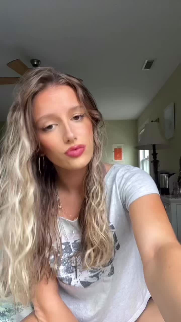 @carly