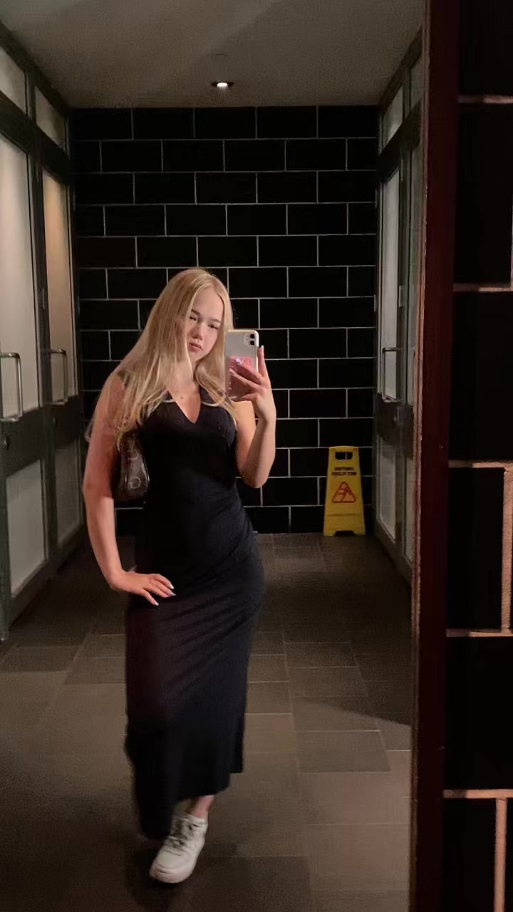 @🙇🏼♀️