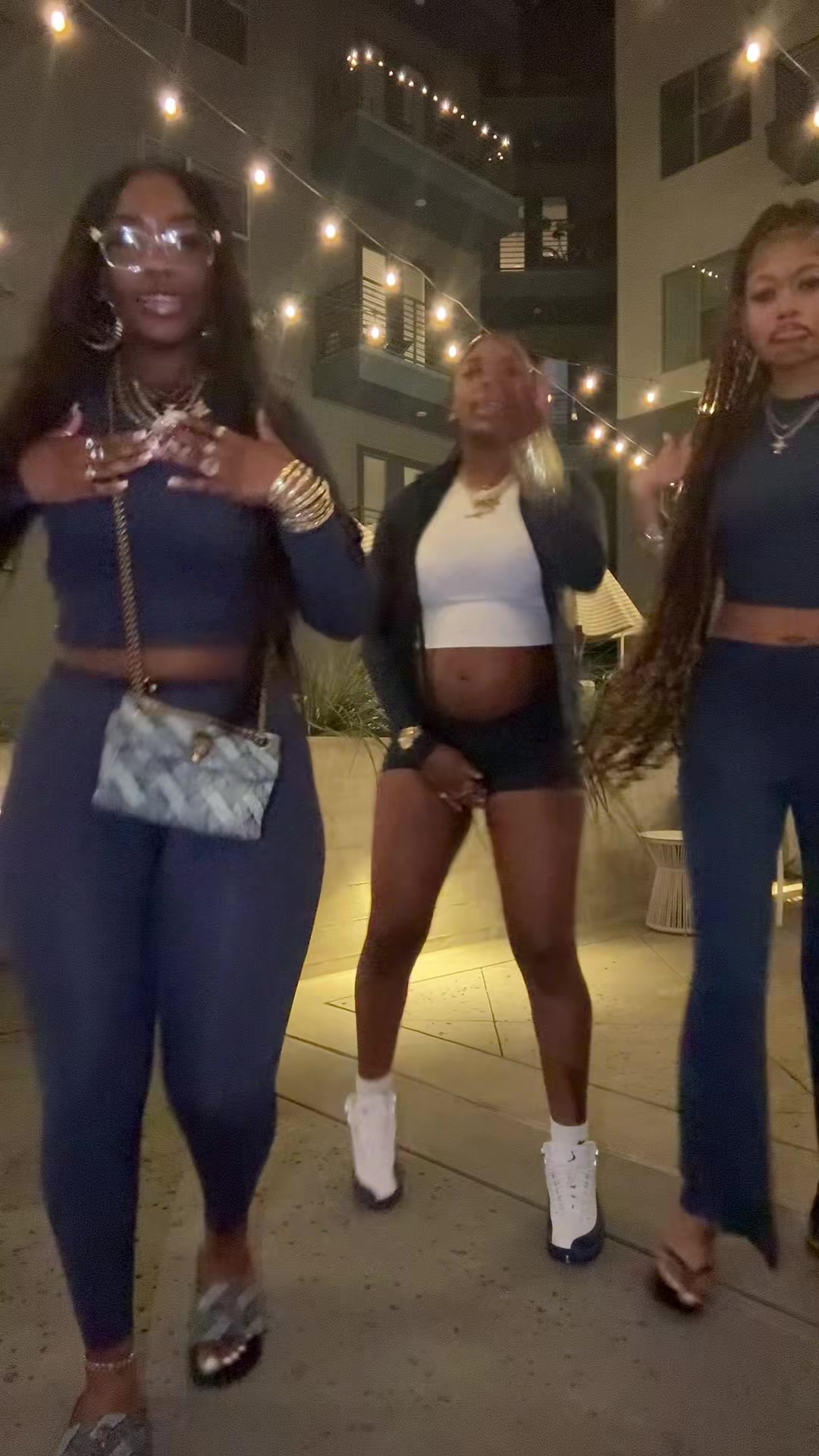 @d.eniisee_