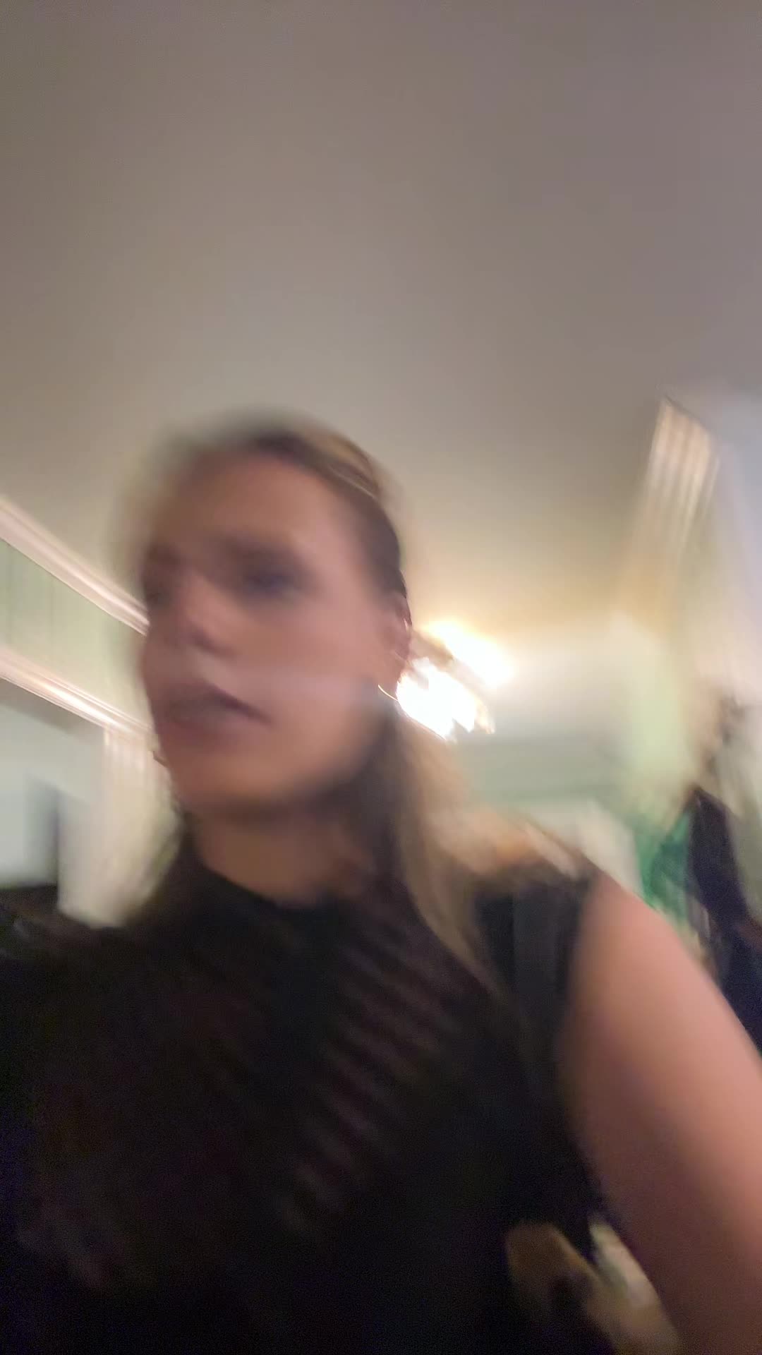 @🧍🏼♀️