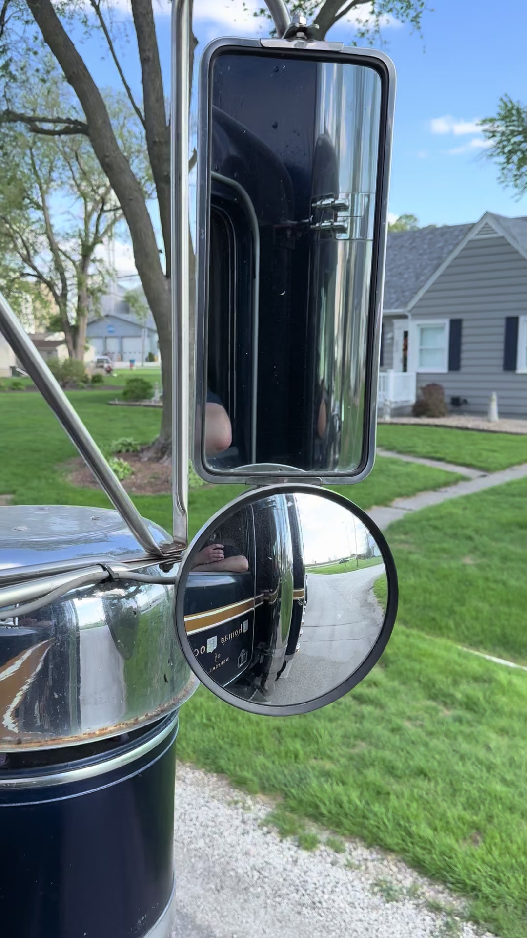 @LexingtonTruck&Trailer