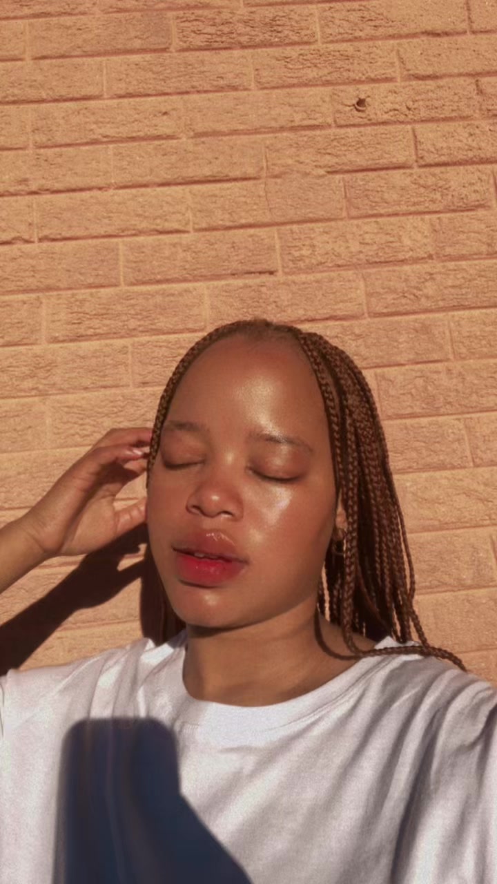 @MphoMokoena