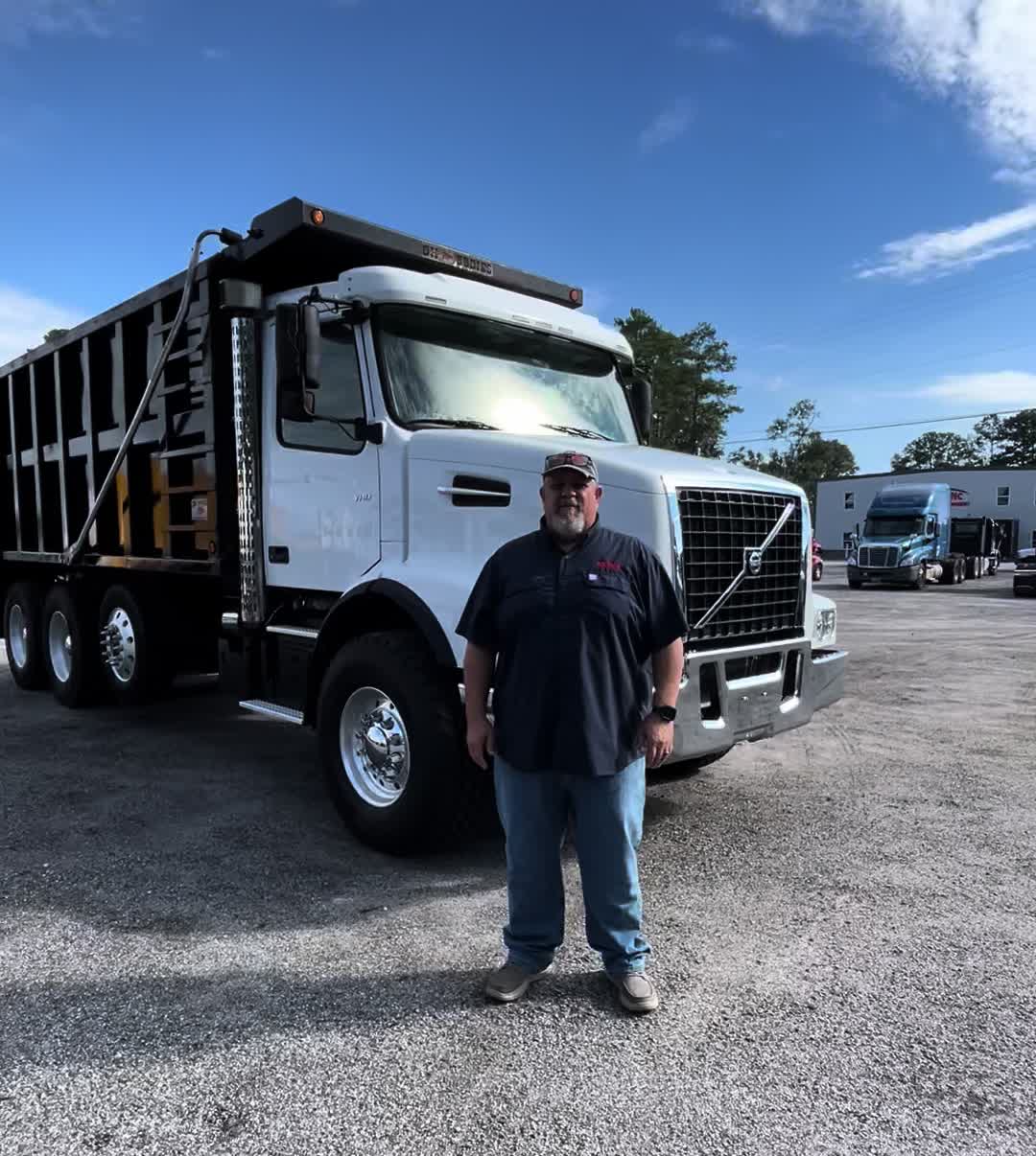 @EquiplincTrucks