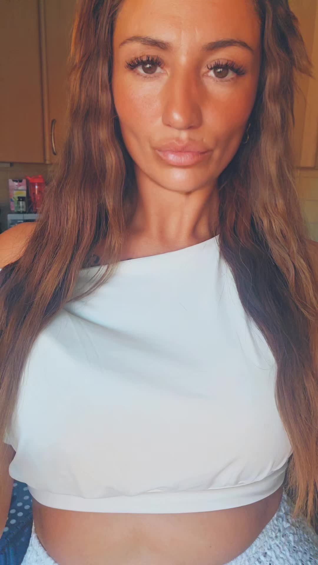 @Valentina Ri/Ka