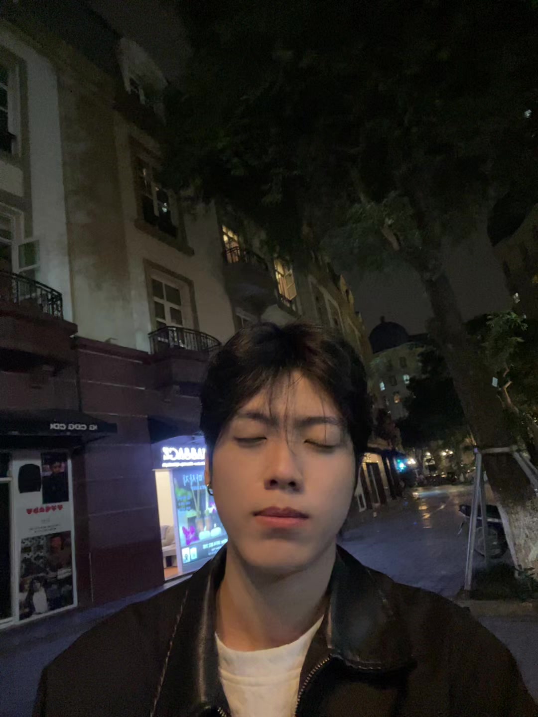 @Son Đang Bế Quan
