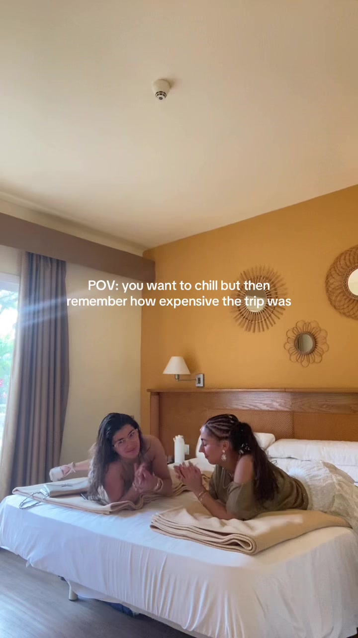 @celineleandra
