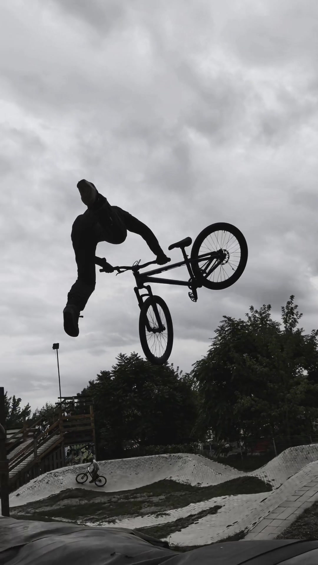 @Johnnyschmidt_mtb