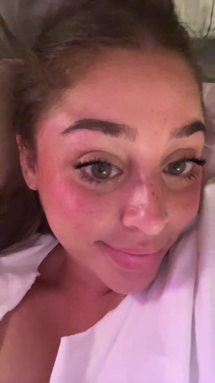 @zoefromtheinternet