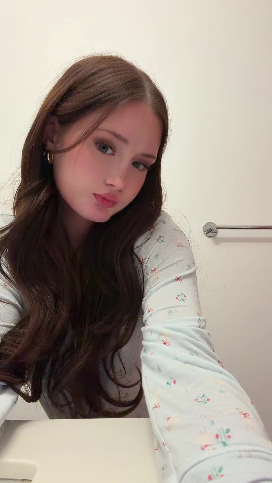 @Lenaaa