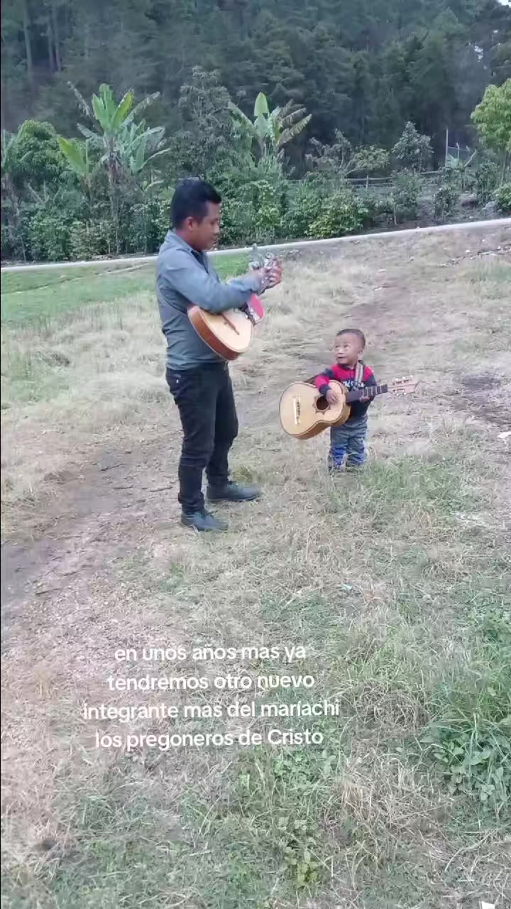 @Los pregoneros del trapichito