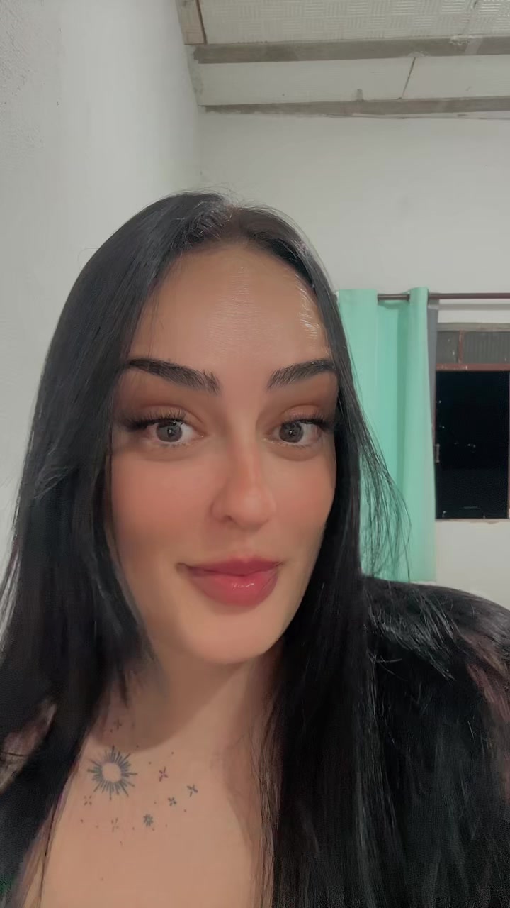 @Larinha 🌸