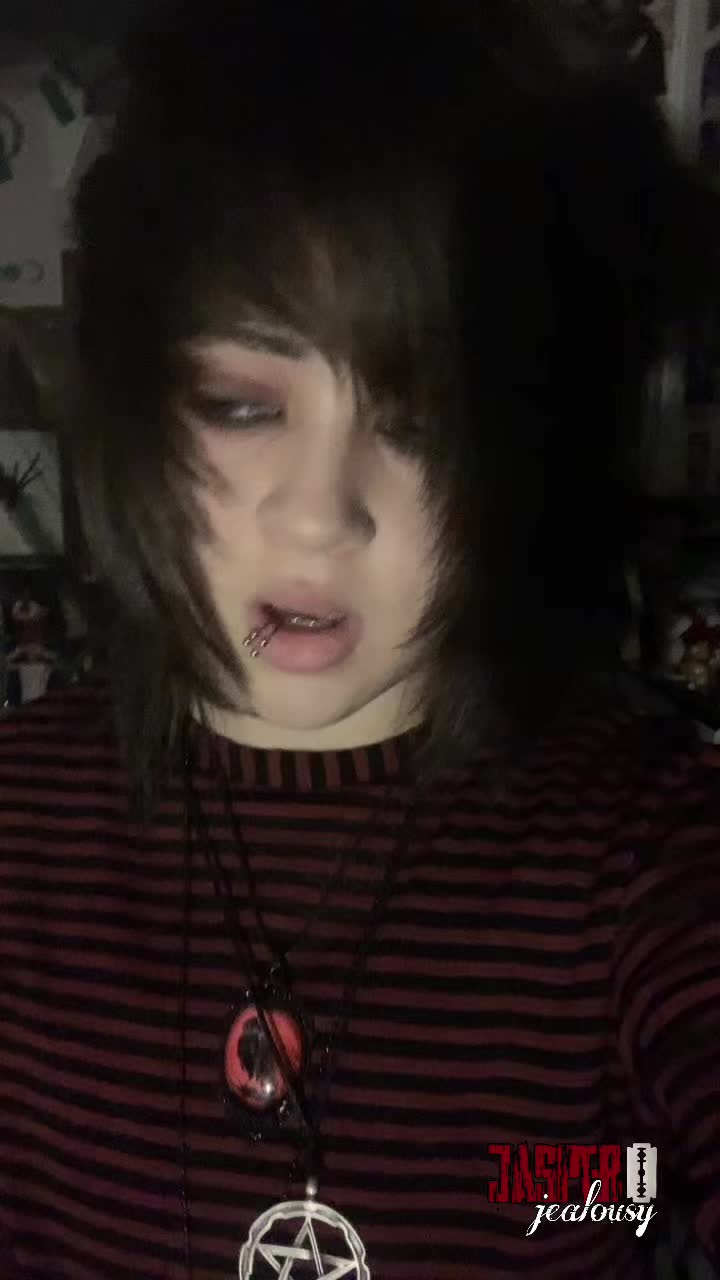 @jas 🦇 |-/
