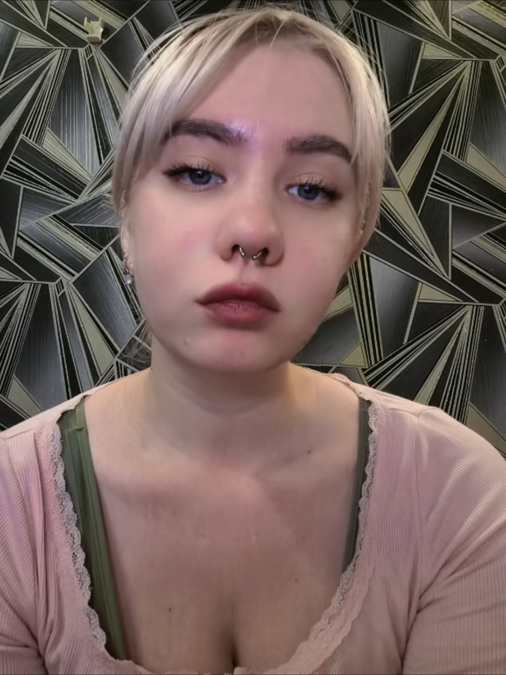 @розовый слон