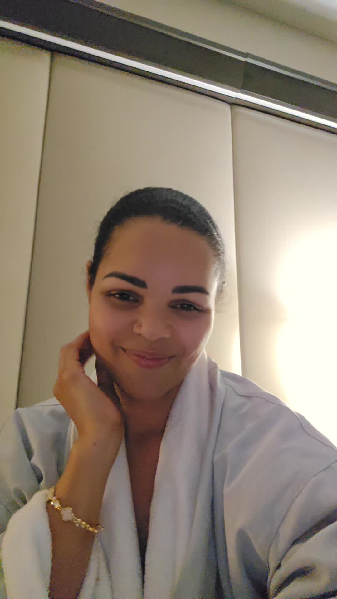 @Lezbpoly