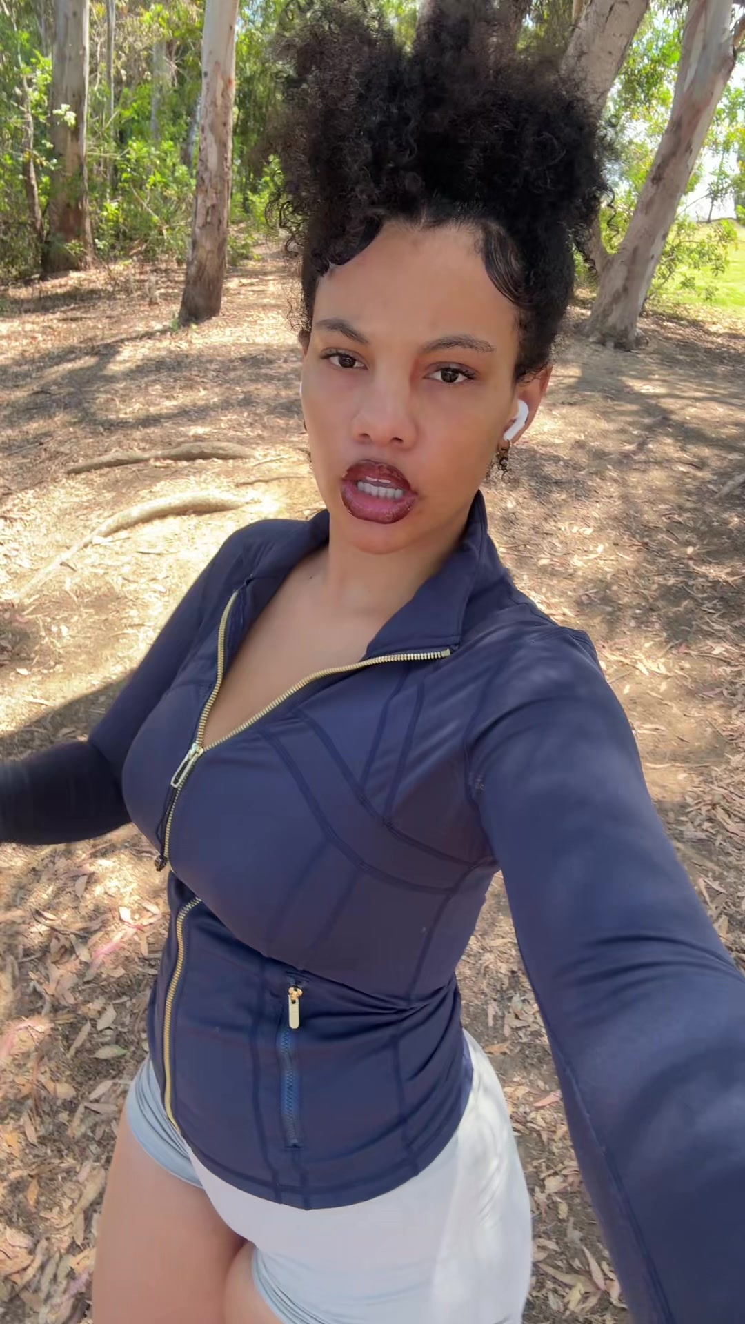 @𝒟𝑜𝓃𝓎𝒶💋