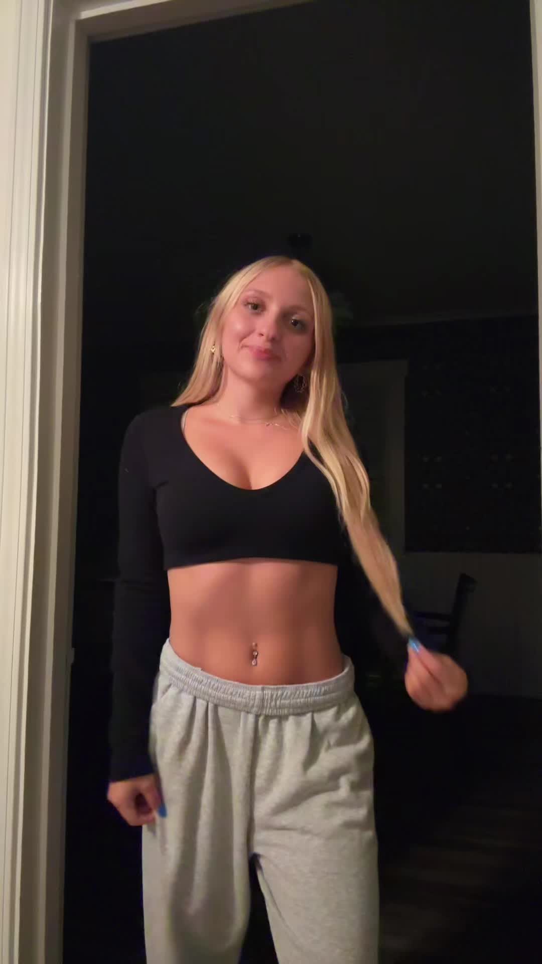 @lillycarns