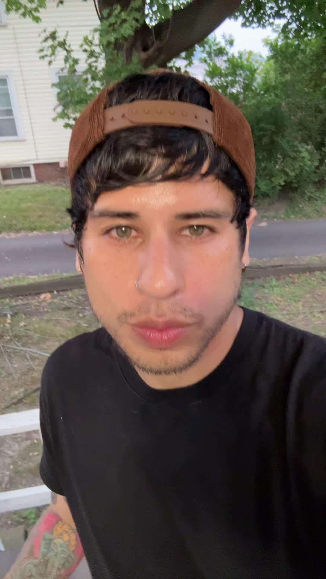 @🫵😹