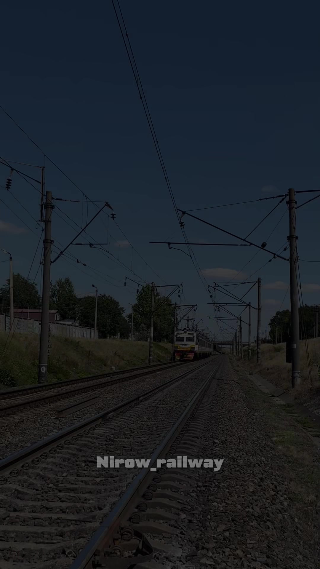 @𝗡𝗶𝗿𝗼𝘄_𝗿𝗮𝟭𝗹𝘄𝗮𝘆🛤️