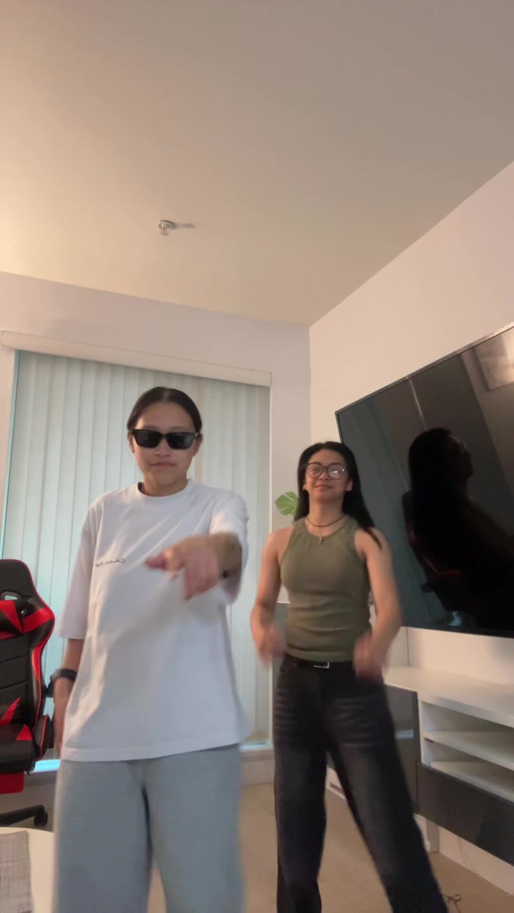 @<