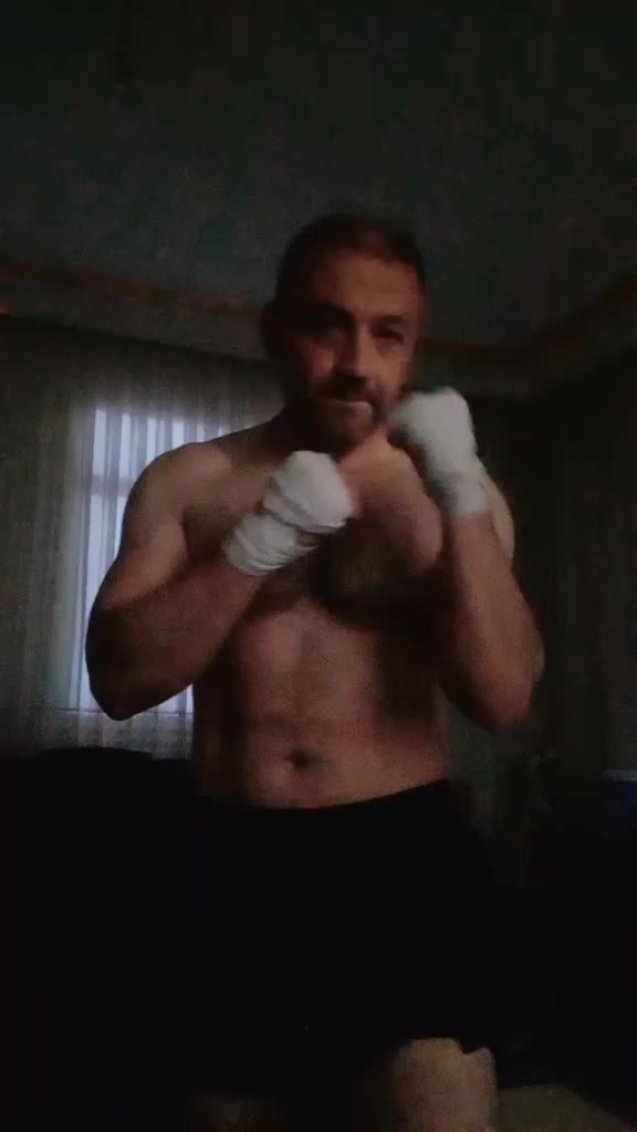 @KoMşUnUn UsLuOğLu