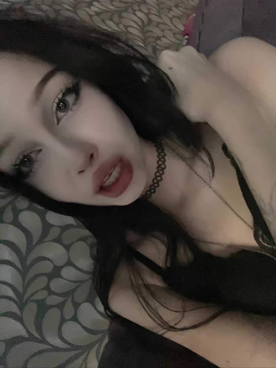 @//