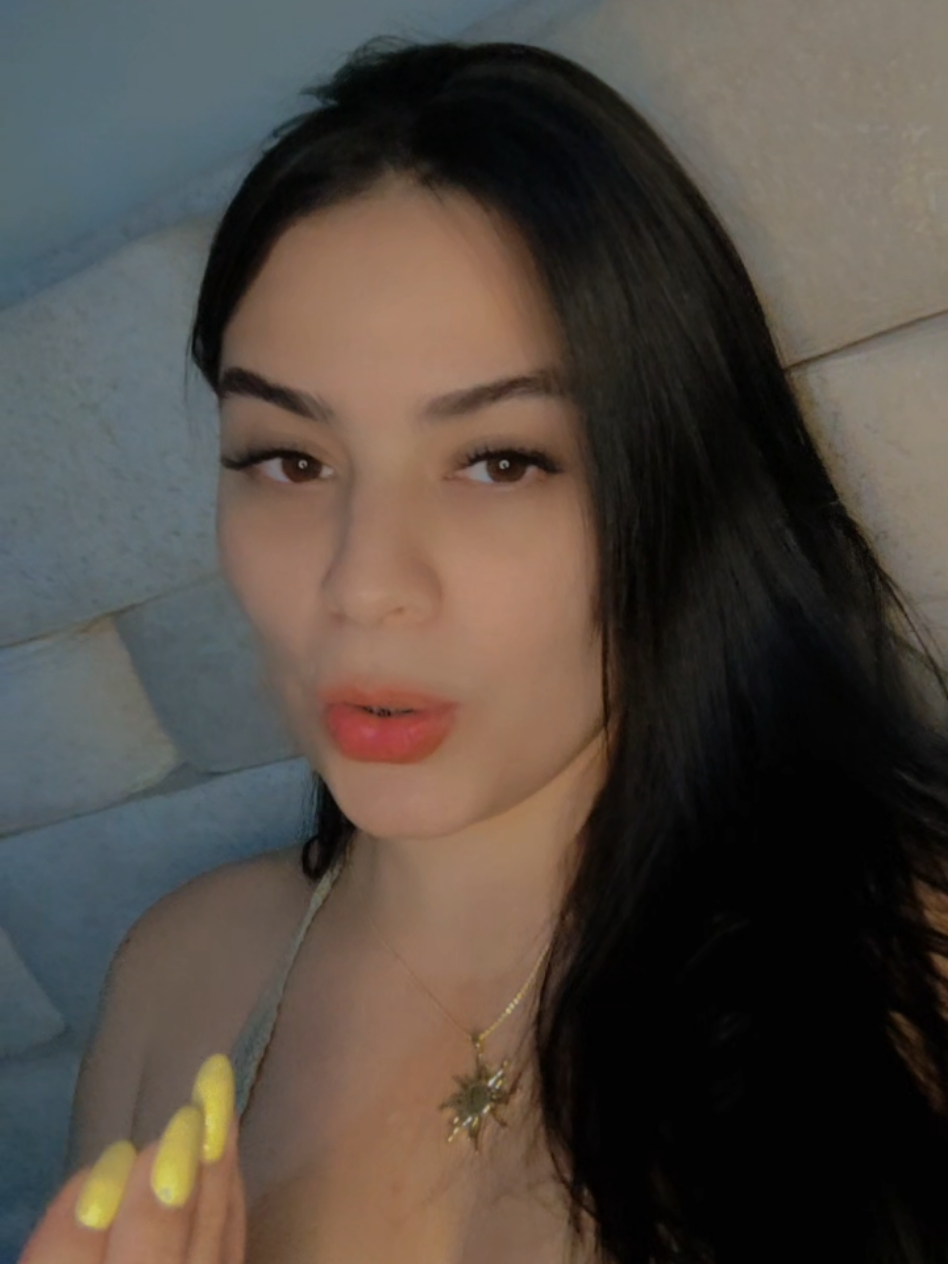 @Dani Angeles 🍎