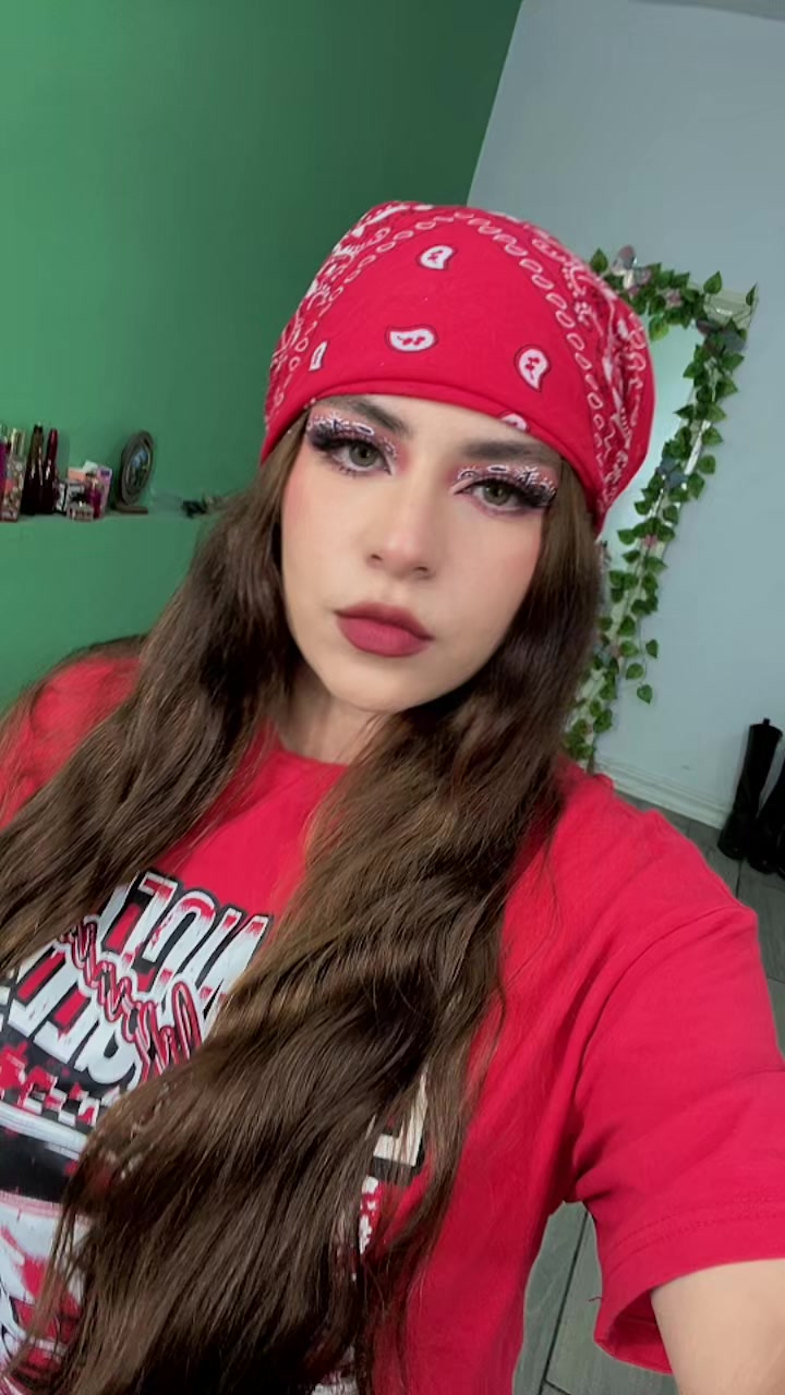@Luz Estrada 🐺🖤