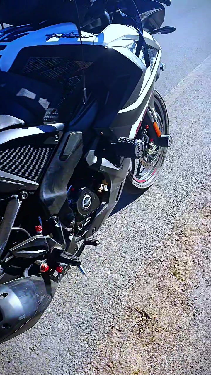 @Clinton 🏍️🥷