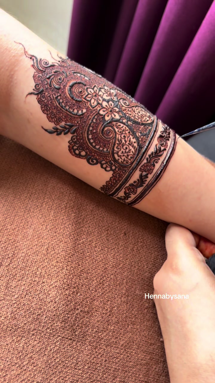 @henna by sana 809
