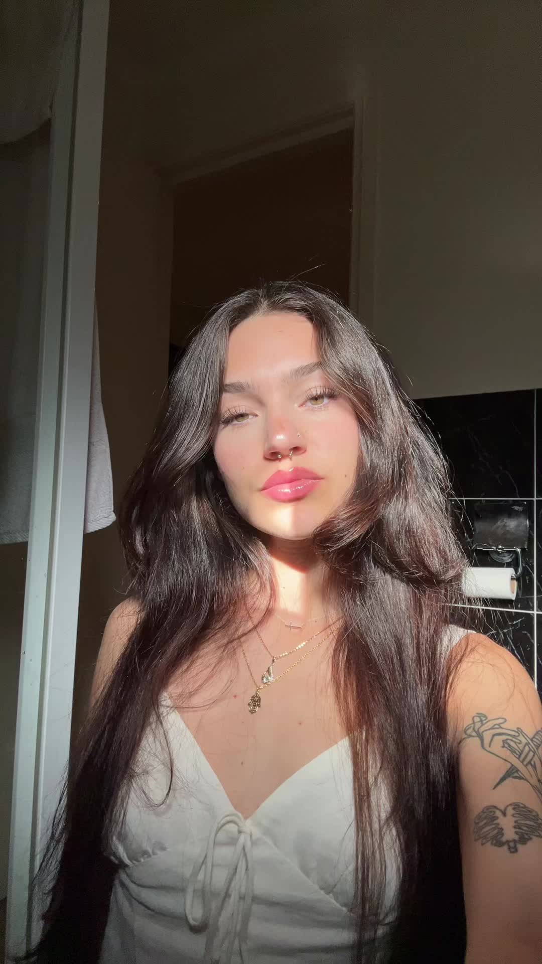 @Bella