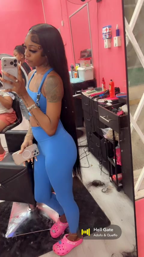 @𝐁𝐢𝐥𝐥𝐢𝐨𝐧𝐚𝐢𝐫𝐞💸🖤