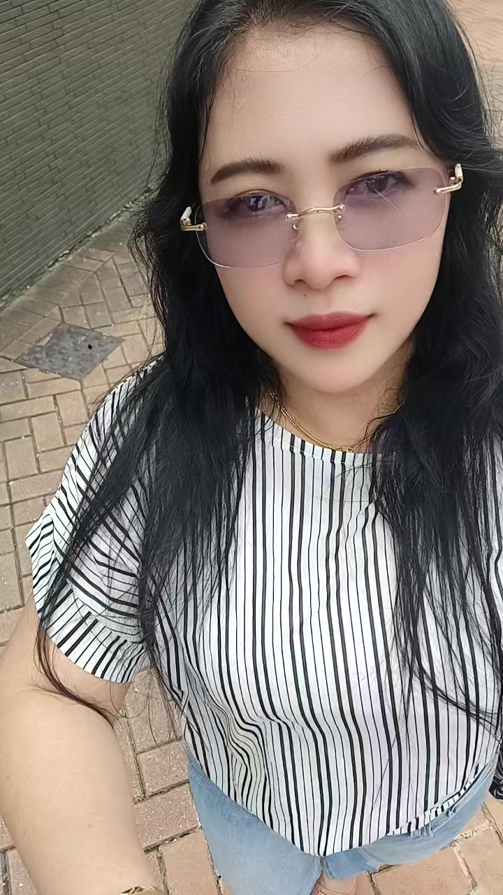 @Ling Ling🇲🇨🇭🇰