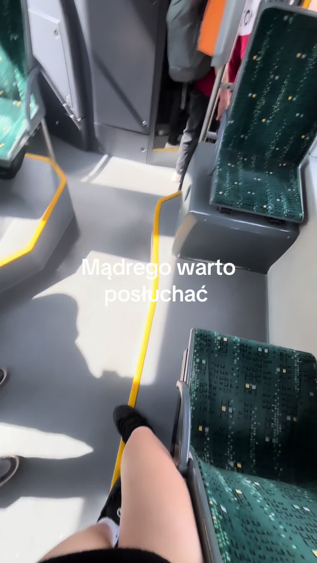 @jajoglowie