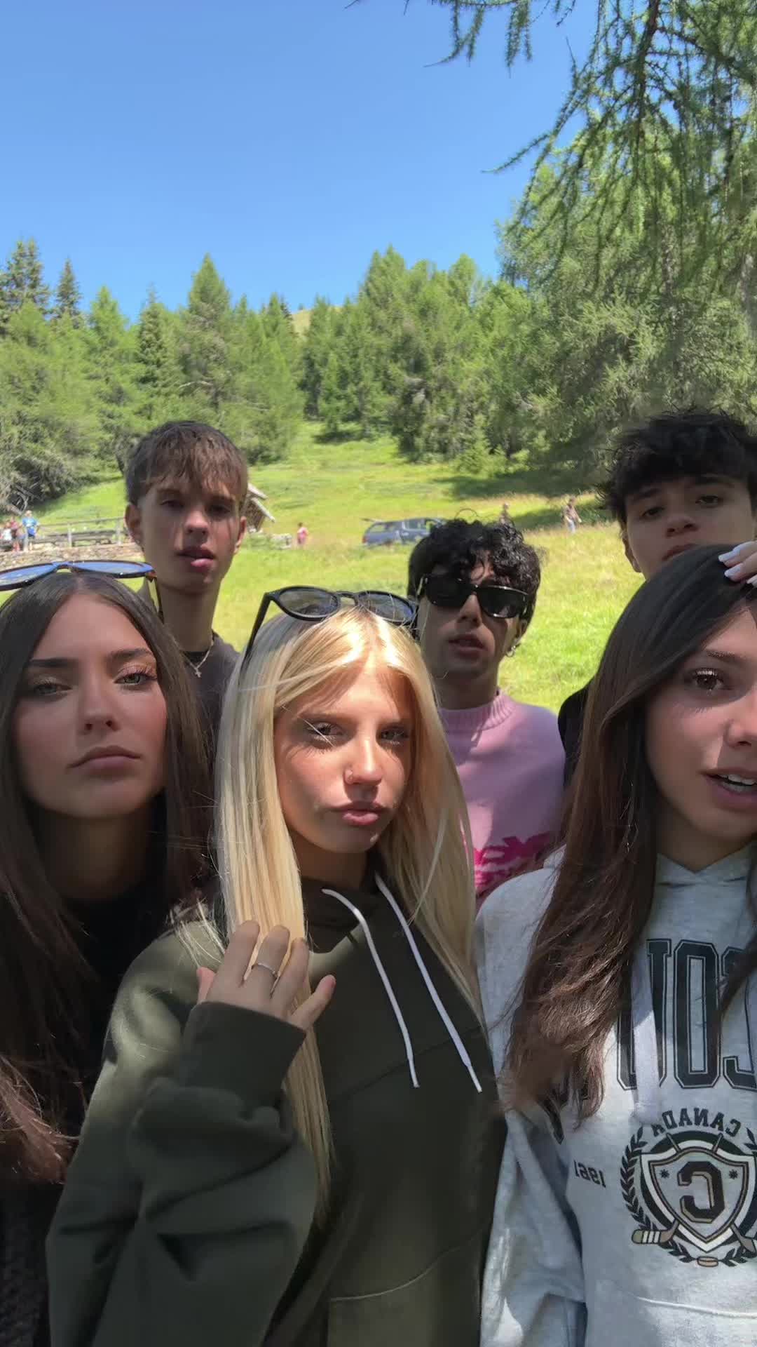 @vi