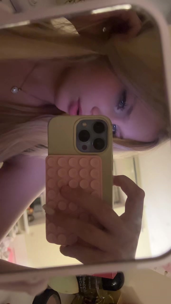 @blondinkaaaa