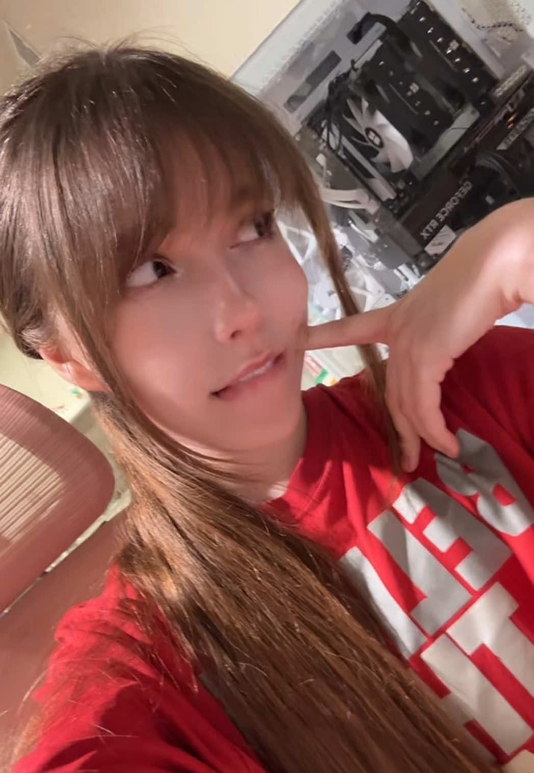 @twitch.tv/eviemeowie