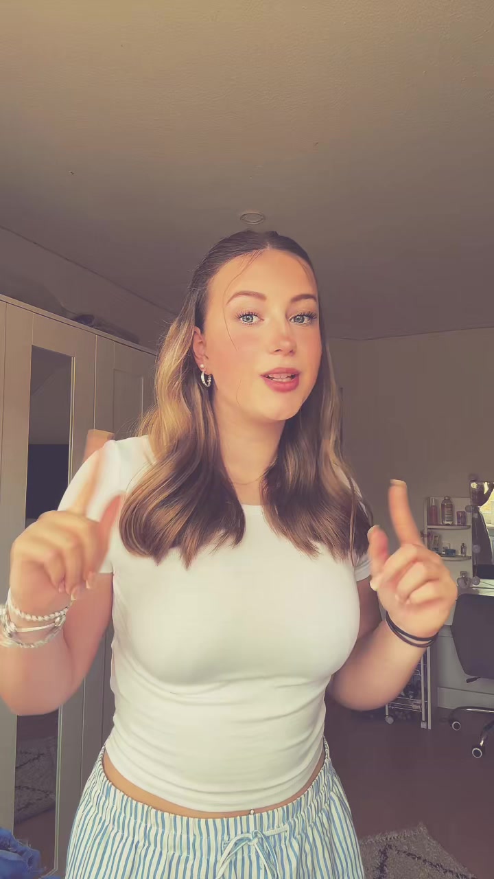 @𝒜𝓂ℯ𝓁𝒾ℯ𓆉