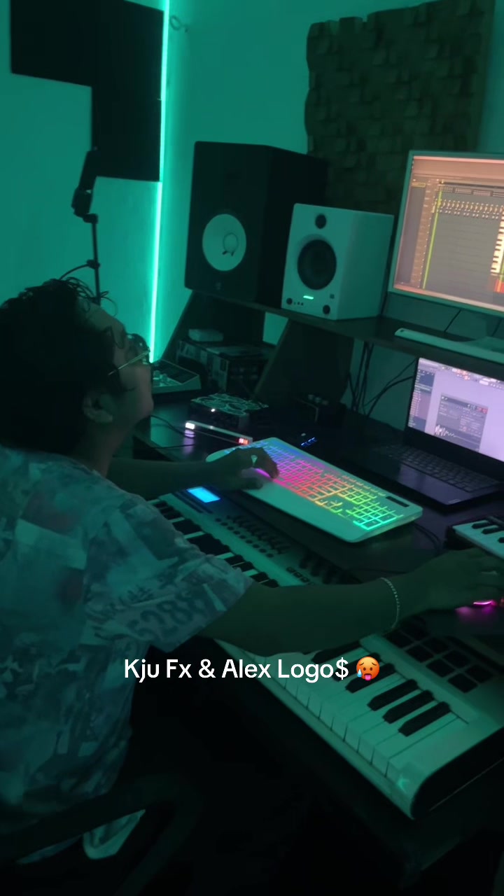@Alex Logos