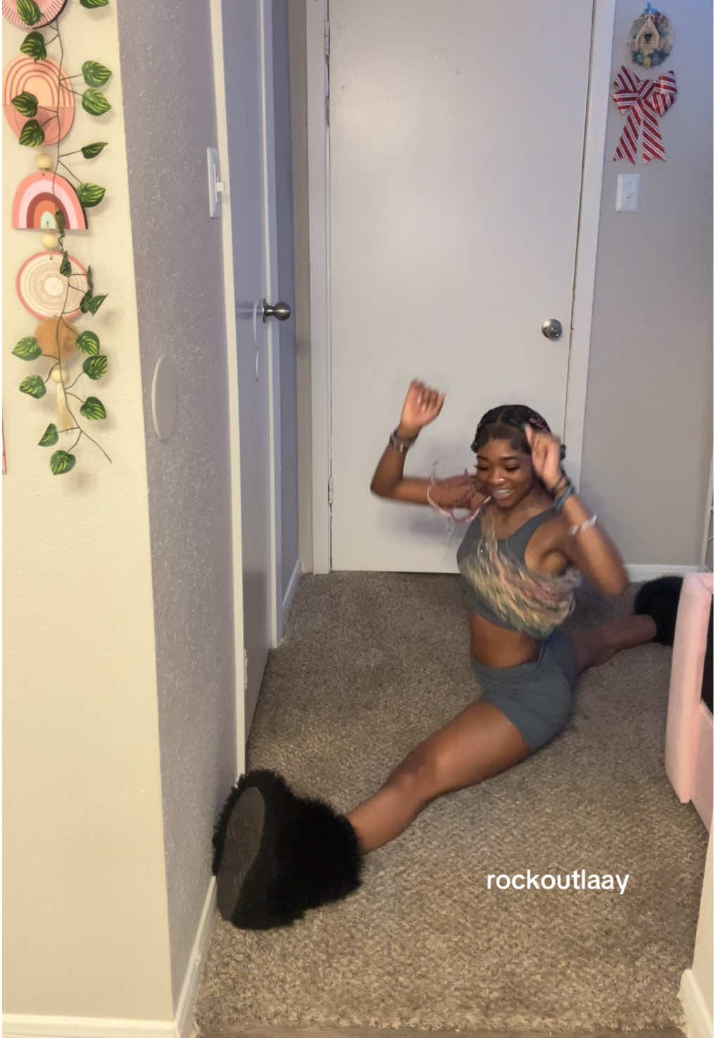 @rockoutlaay