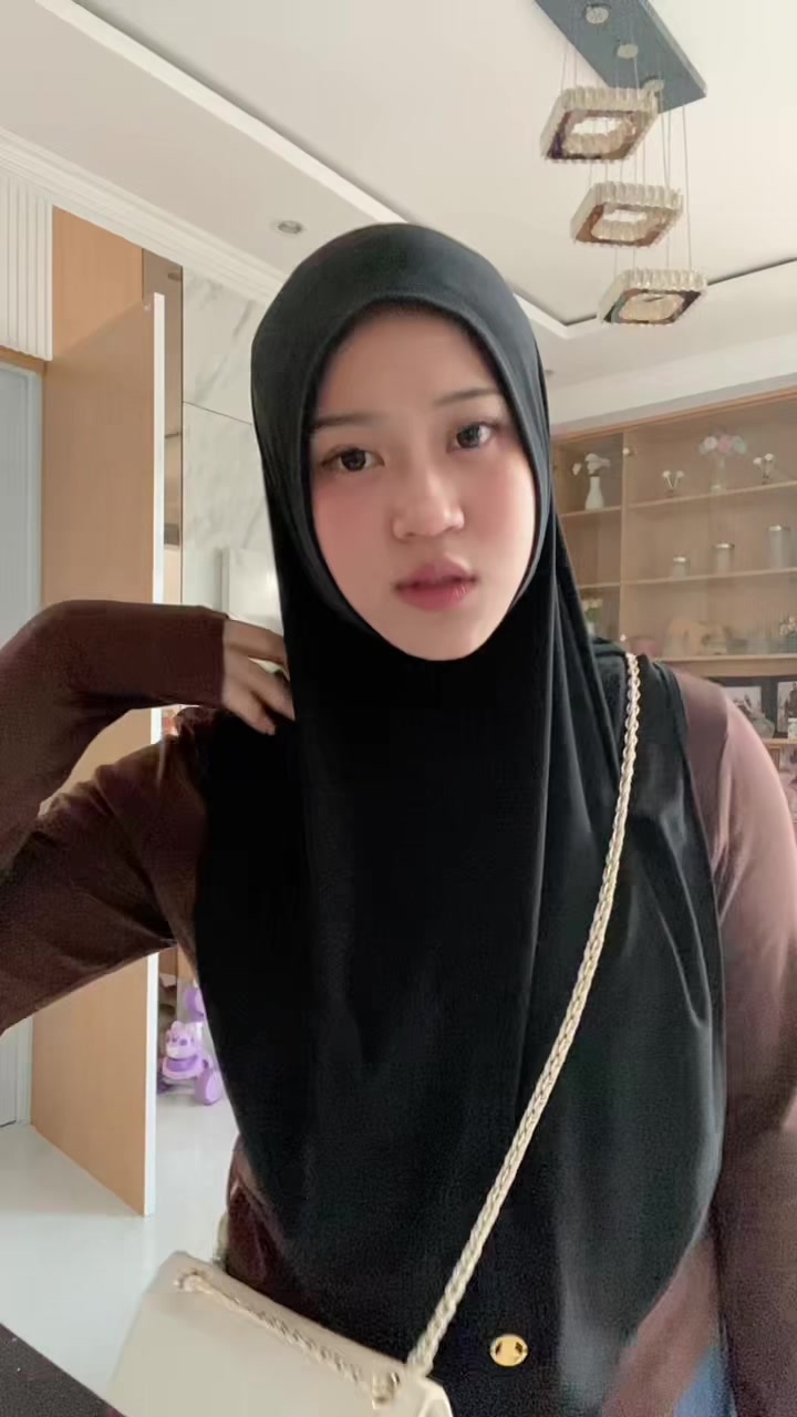 @cindyadiraa