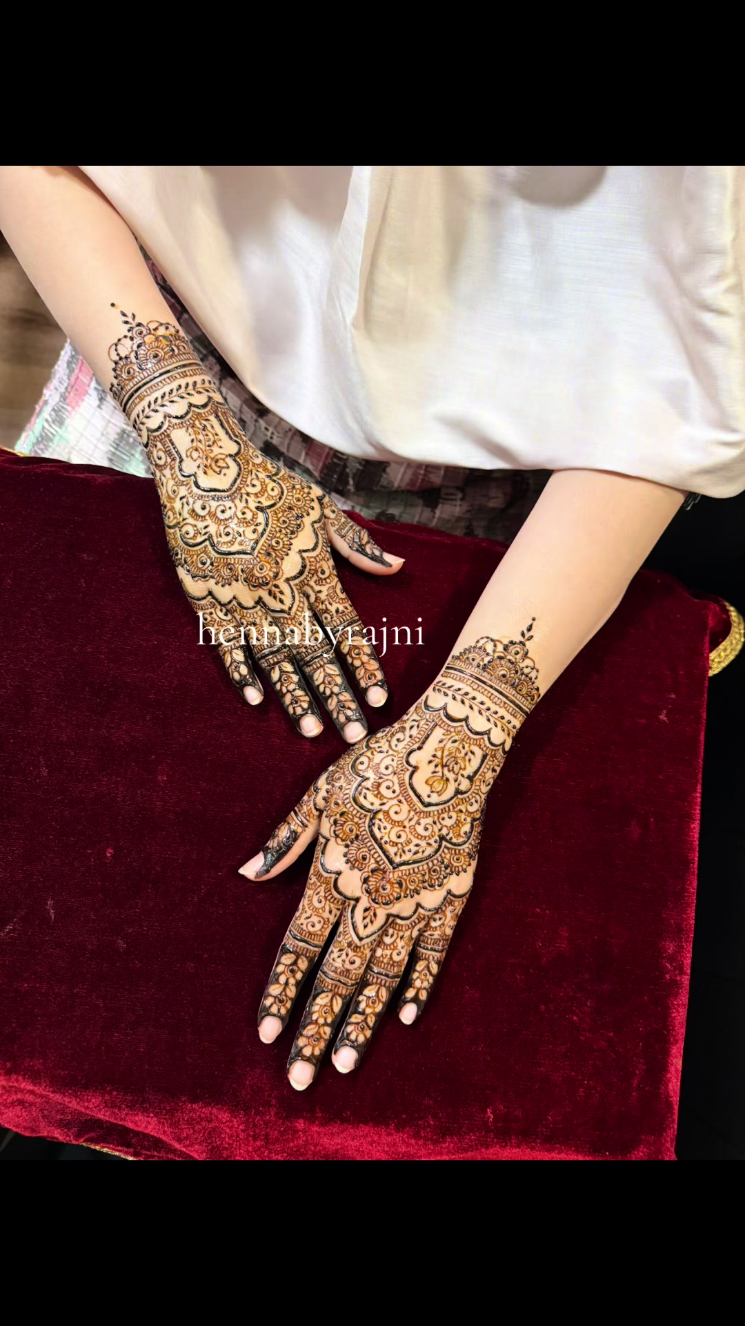 @Hennabyrajni
