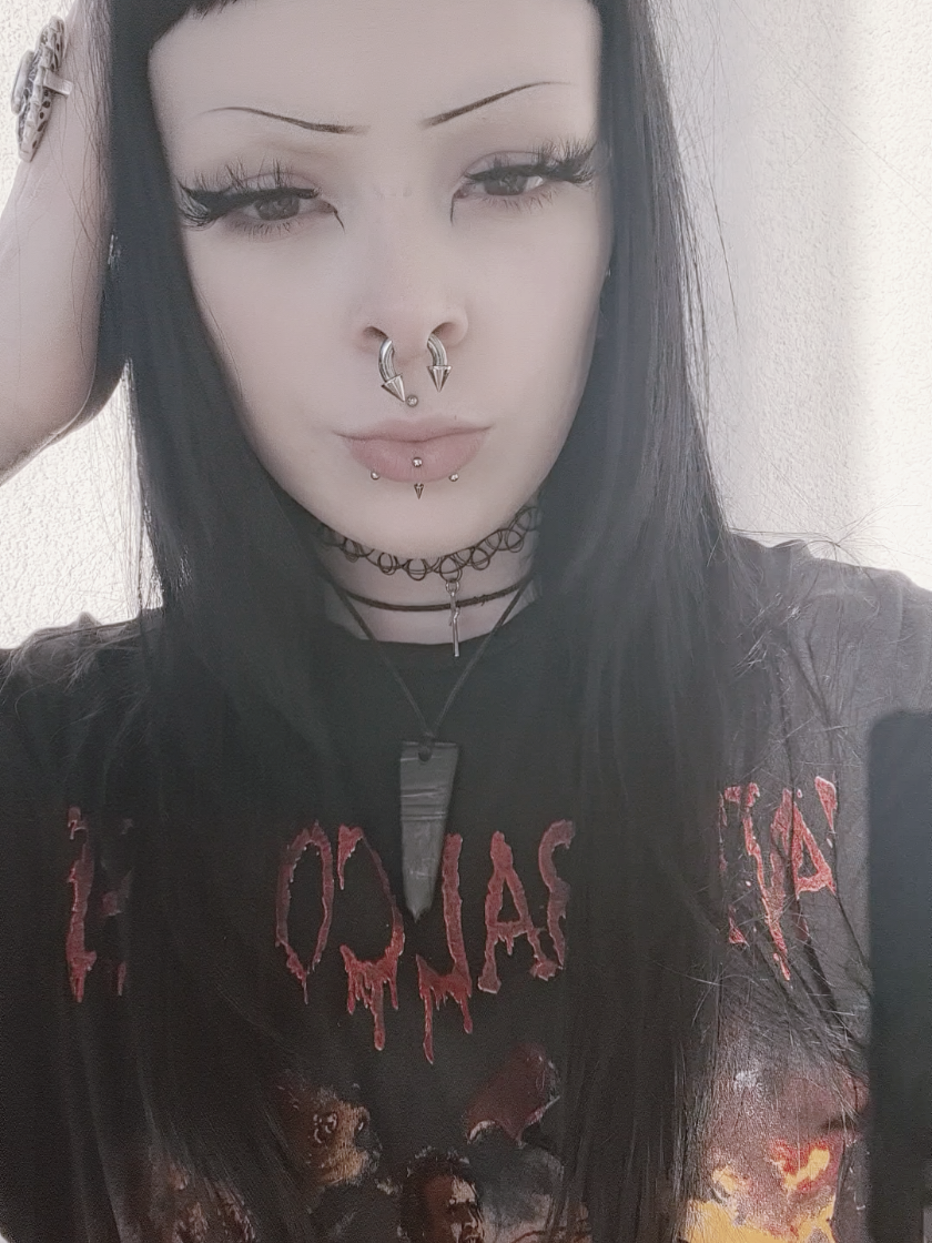 @horrorblompy