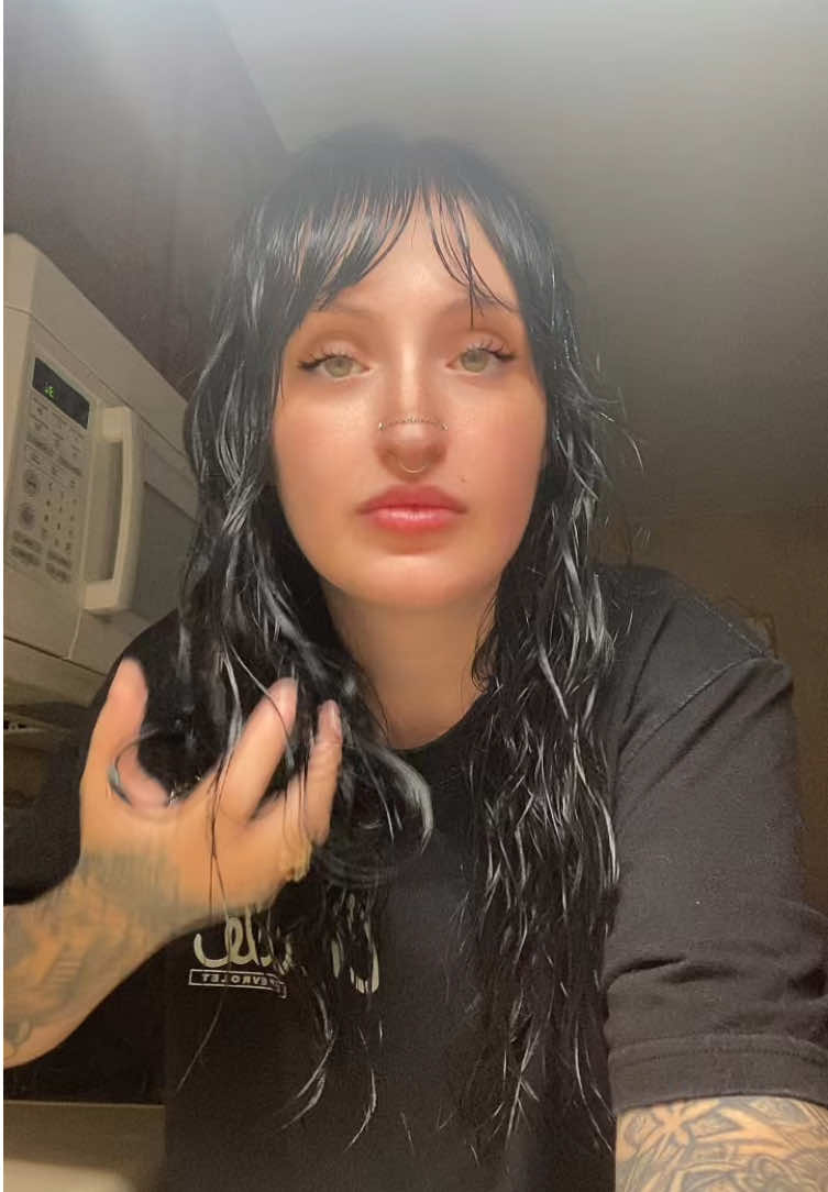 @Des🕷️🕸️🦇