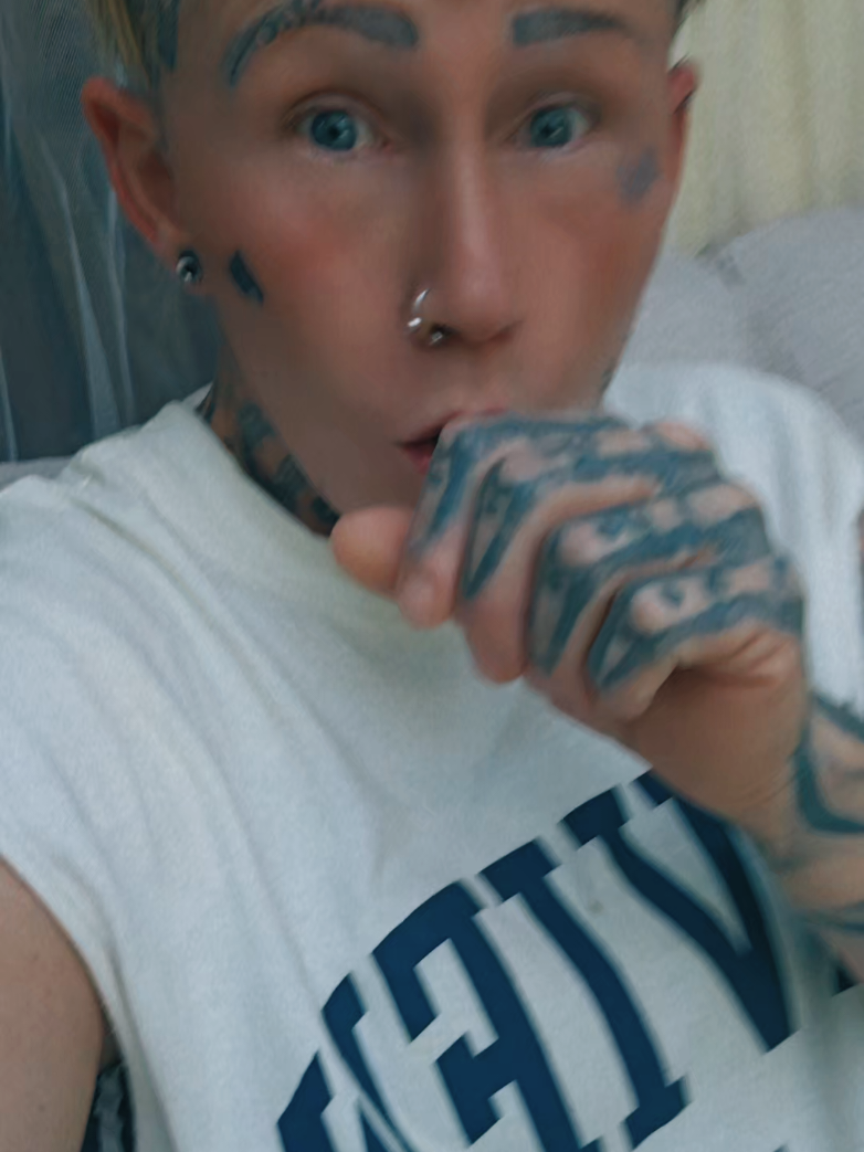 @hellrode_o3o_