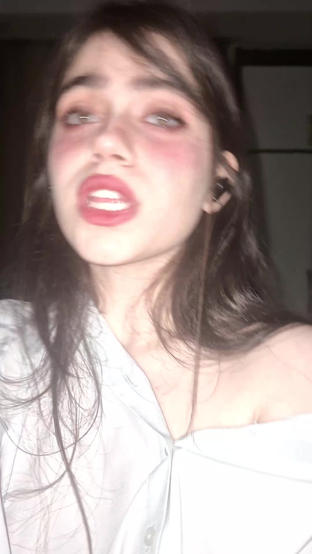 @niushaa