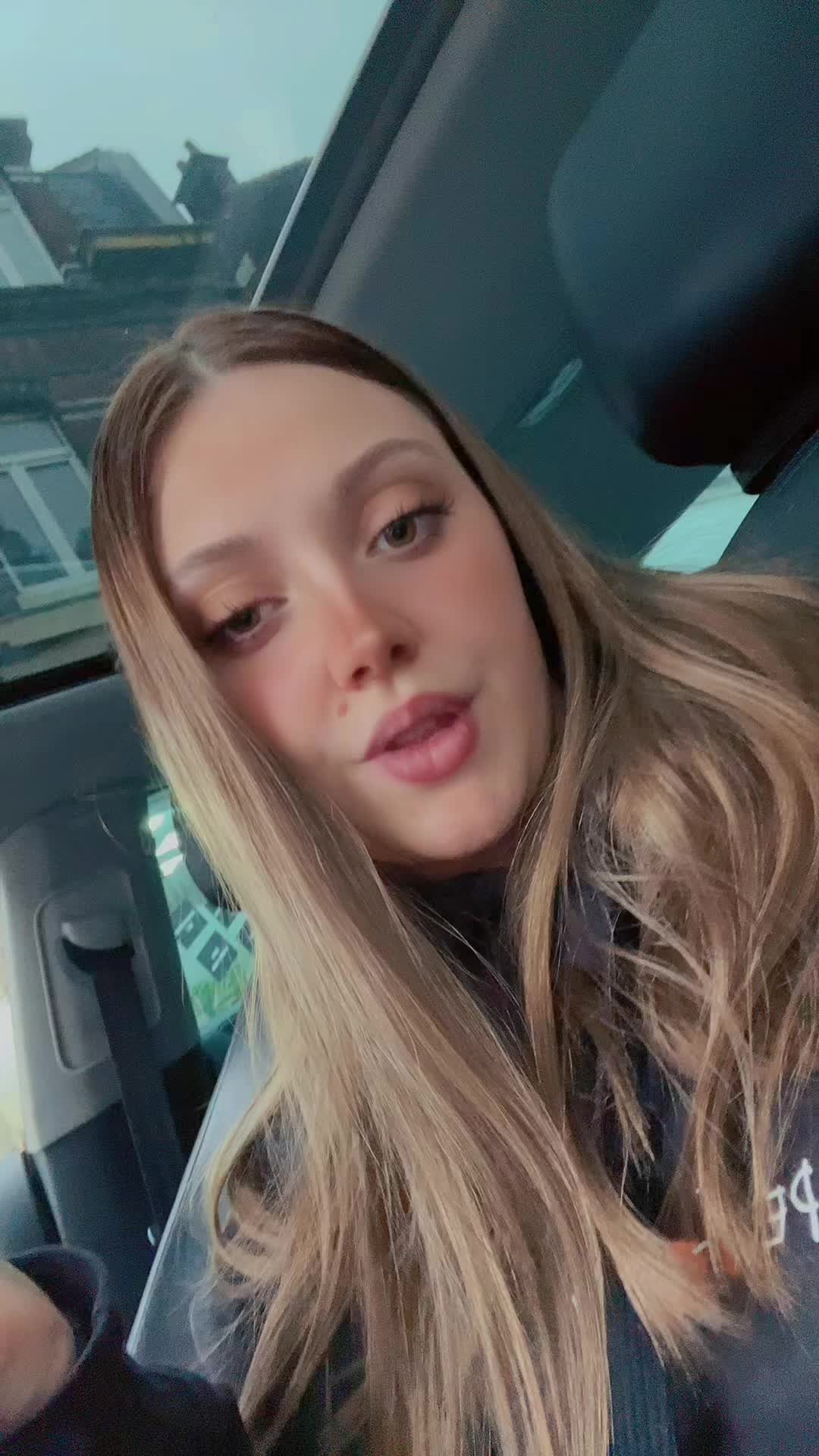 @𝓛𝔂𝓪🌸