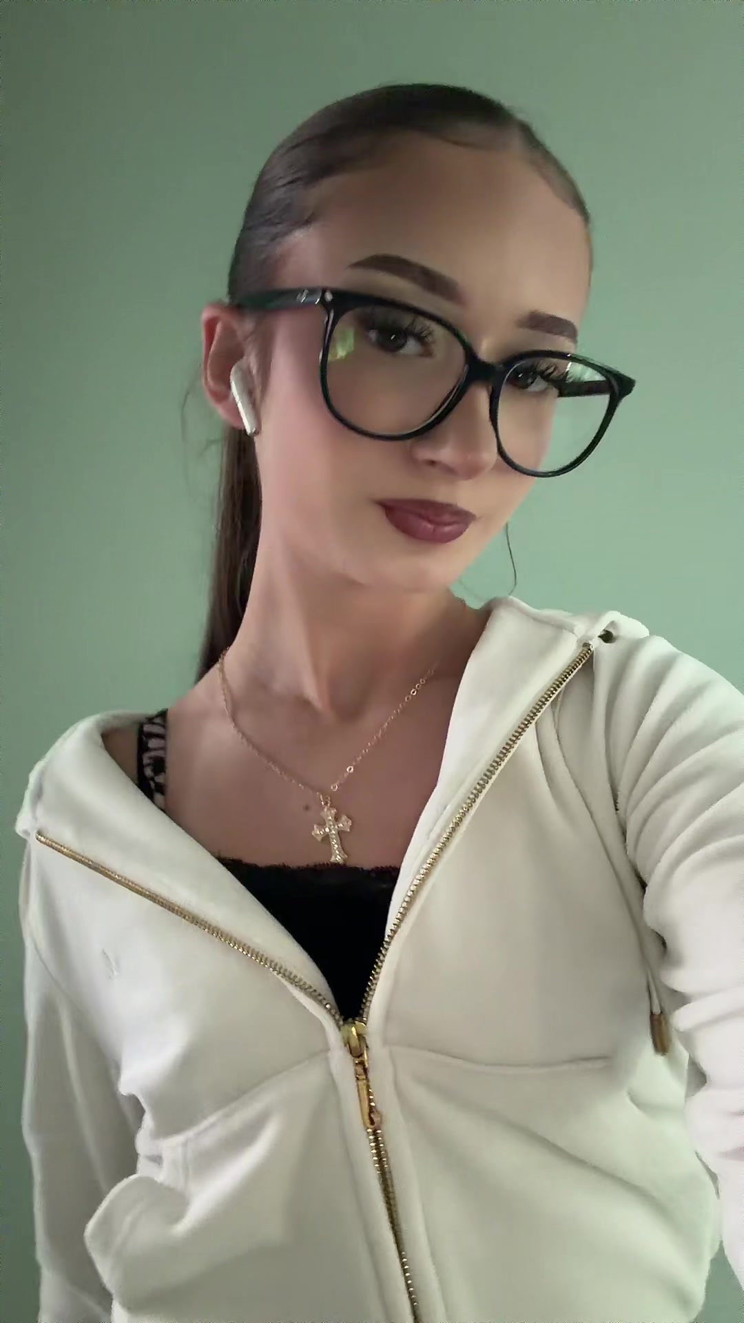 @zuziash1tpost