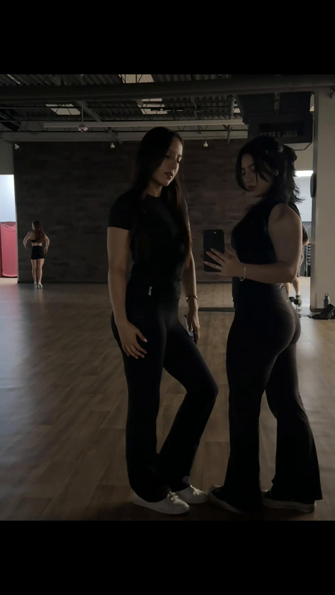 @Domenica🖤