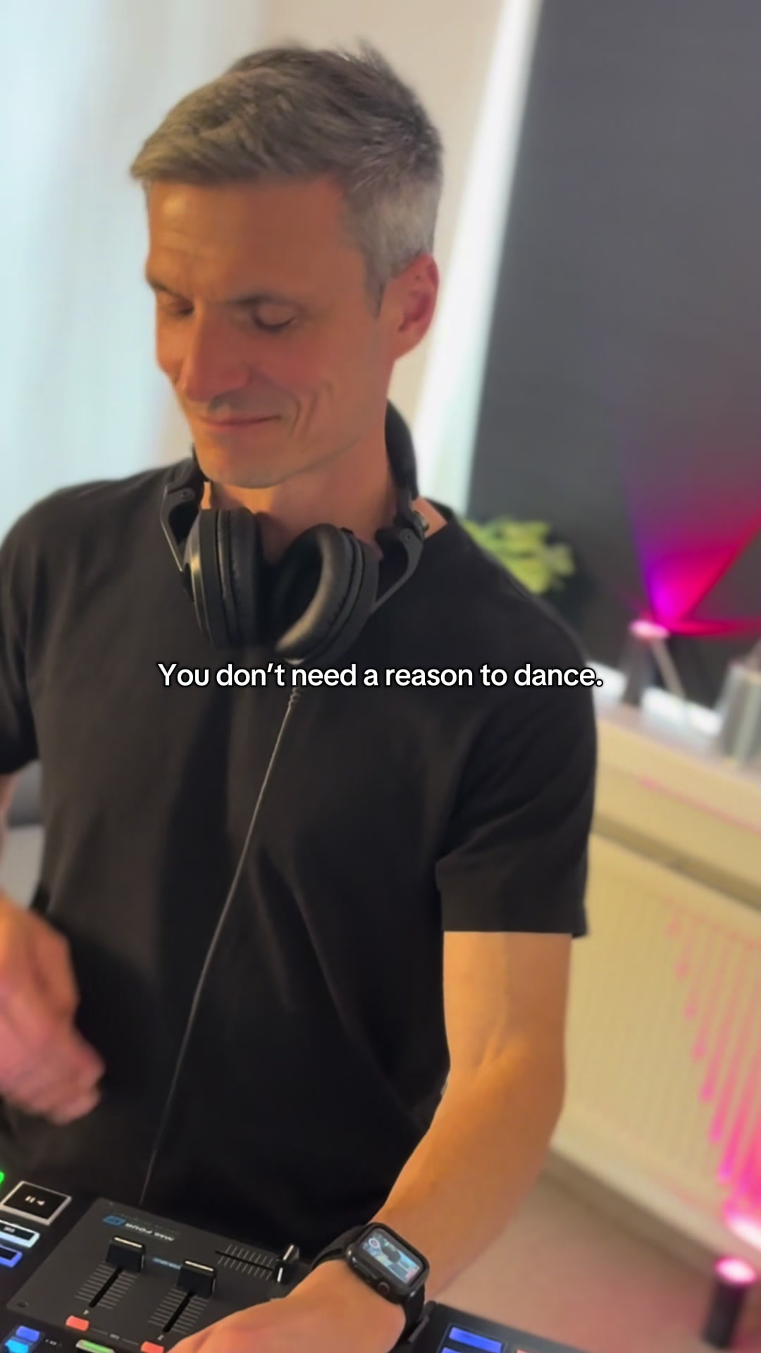 @DJ_AVELØ