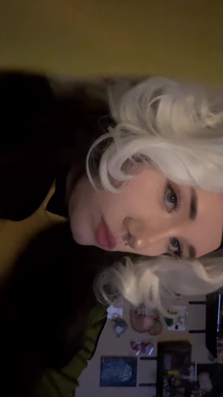 @strawberry_bun_cosplay